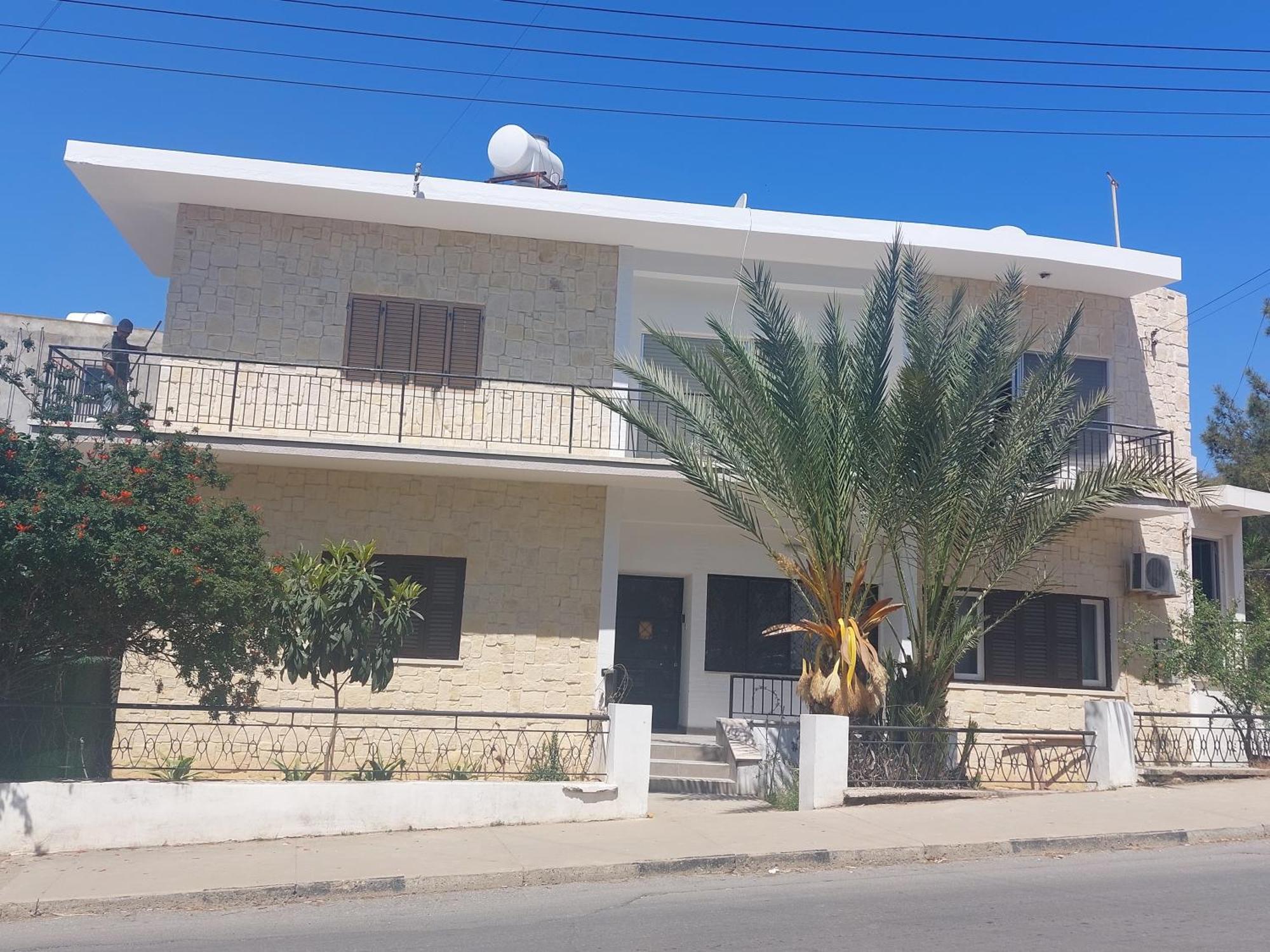 Secret Garden Guest House 02 Famagusta  Bagian luar foto